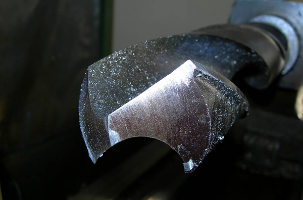 How to deal with tool wear with drill bit grinder